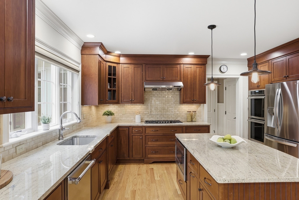 27 Maxwell Road Bedford, MA 01730 - Photo 4 of 42 Gallery Image 4