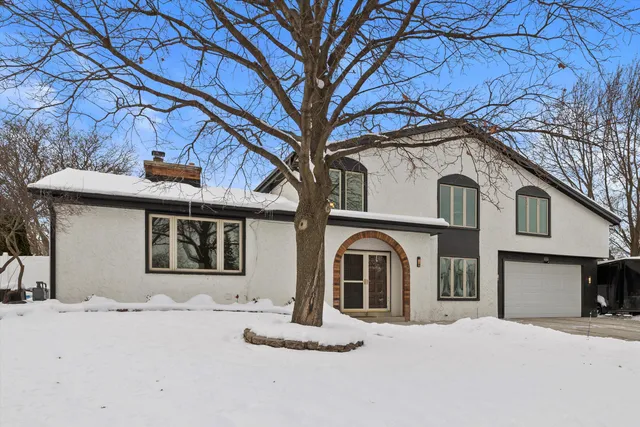 $700,000 | 8100 Imperial Drive, Franklin, WI 53132