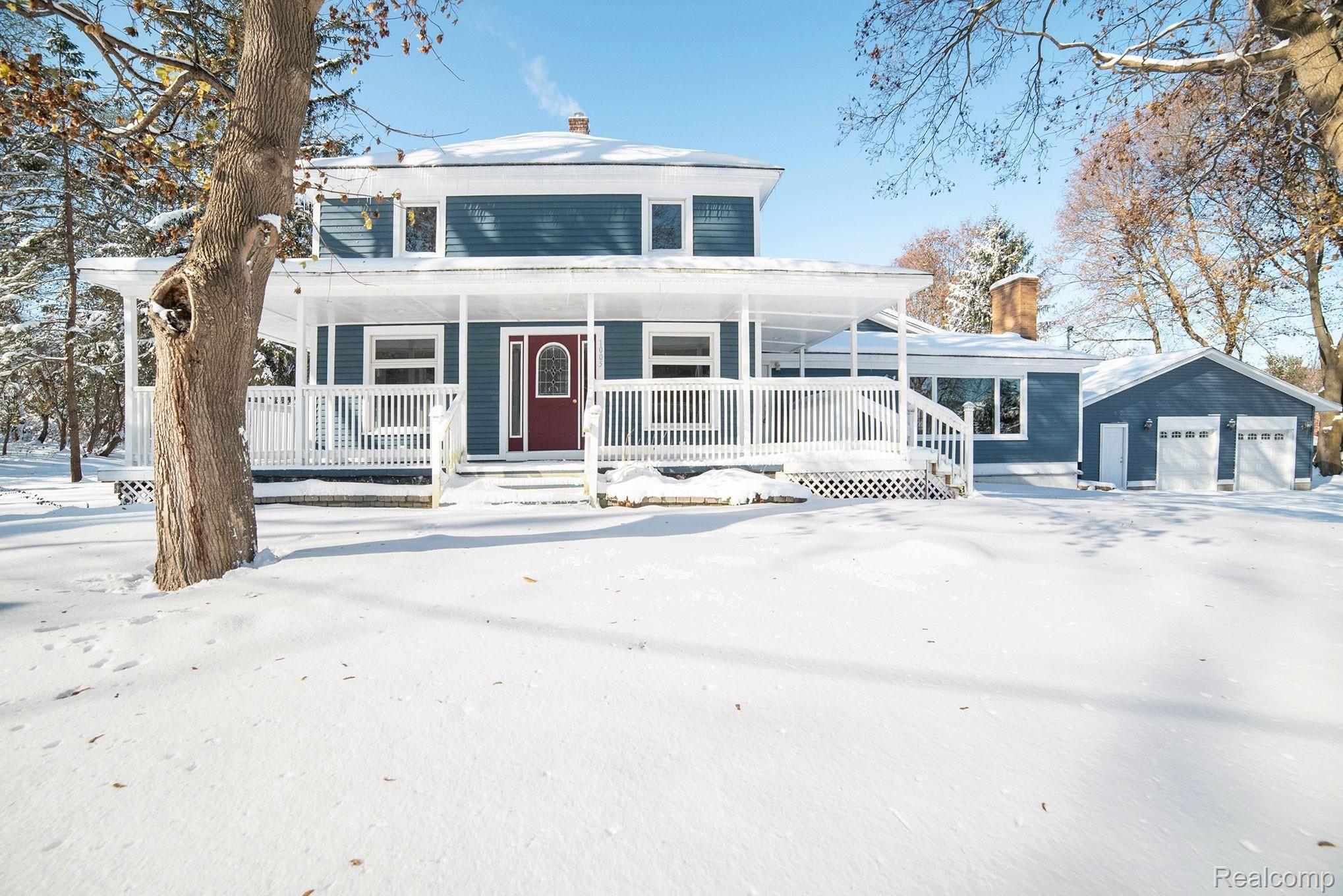 1005 Betts Road Leonard, MI 48367 - Photo 2 of 43 PWM_9290-.jpg