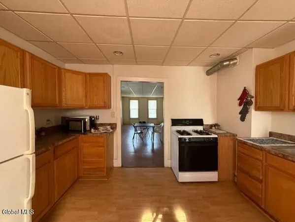 $1,100 | 92 Ontario Street, Cohoes, NY 12047