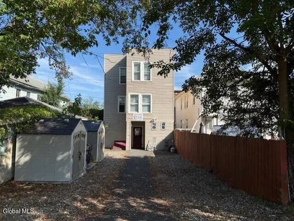 $1,100 | 92 Ontario Street, Cohoes, NY 12047