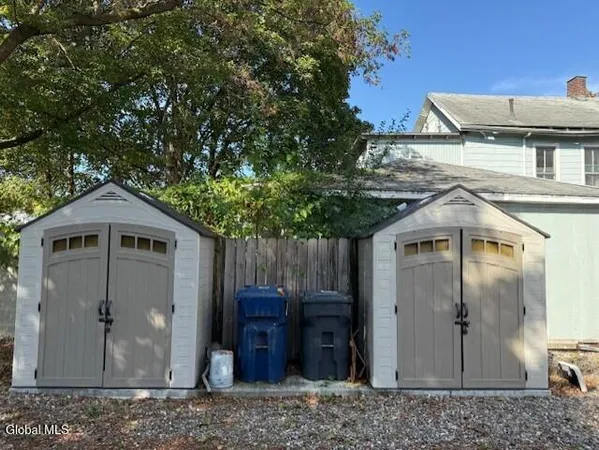 $1,100 | 92 Ontario Street, Cohoes, NY 12047