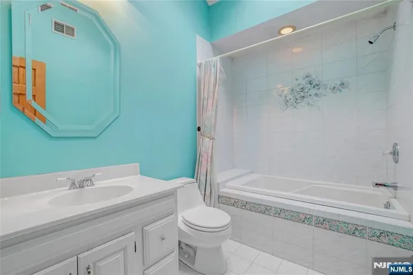 $1,499,000 | 31 Collins Avenue, Closter, NJ 07624