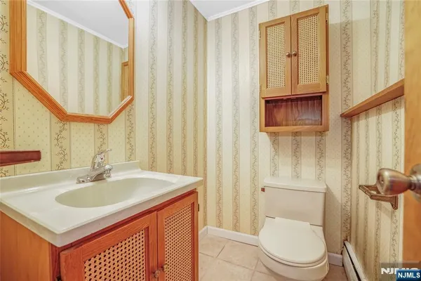 $1,499,000 | 31 Collins Avenue, Closter, NJ 07624