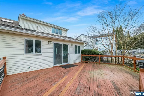 $1,499,000 | 31 Collins Avenue, Closter, NJ 07624