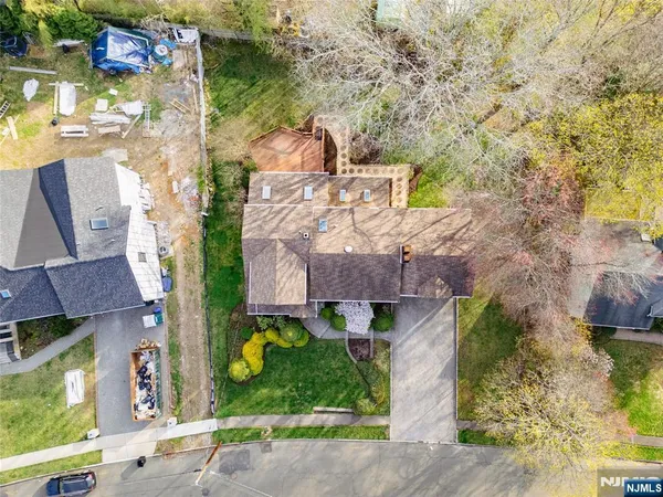 $1,499,000 | 31 Collins Avenue, Closter, NJ 07624