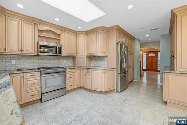 $1,499,000 | 31 Collins Avenue, Closter, NJ 07624