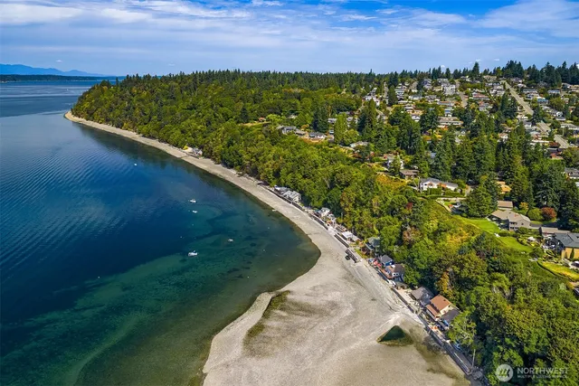 $1,099,999 | 212 South 219th Street, Normandy Park, WA 98198