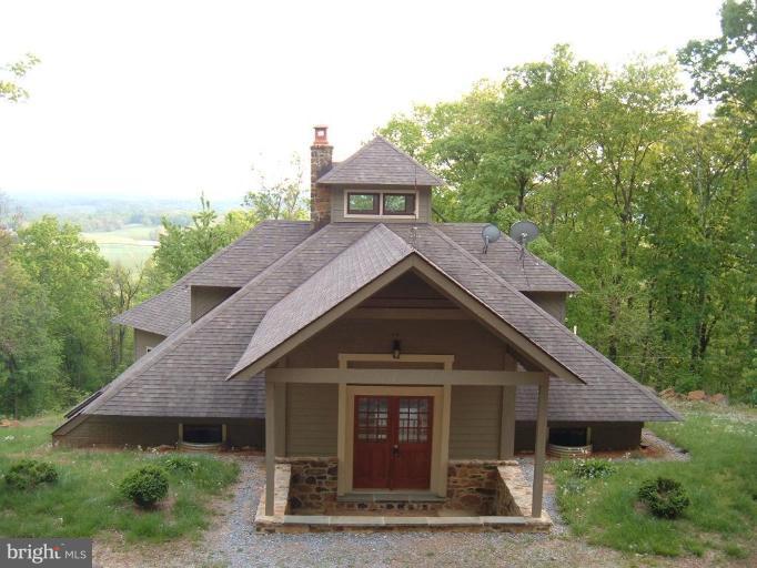 4470 Carrington Road Markham, VA 22643 - Photo 3 of 18 One of a kind residence