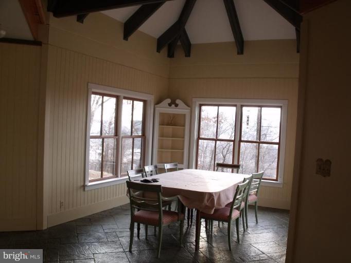 4470 Carrington Road Markham, VA 22643 - Photo 9 of 18 Dining Area