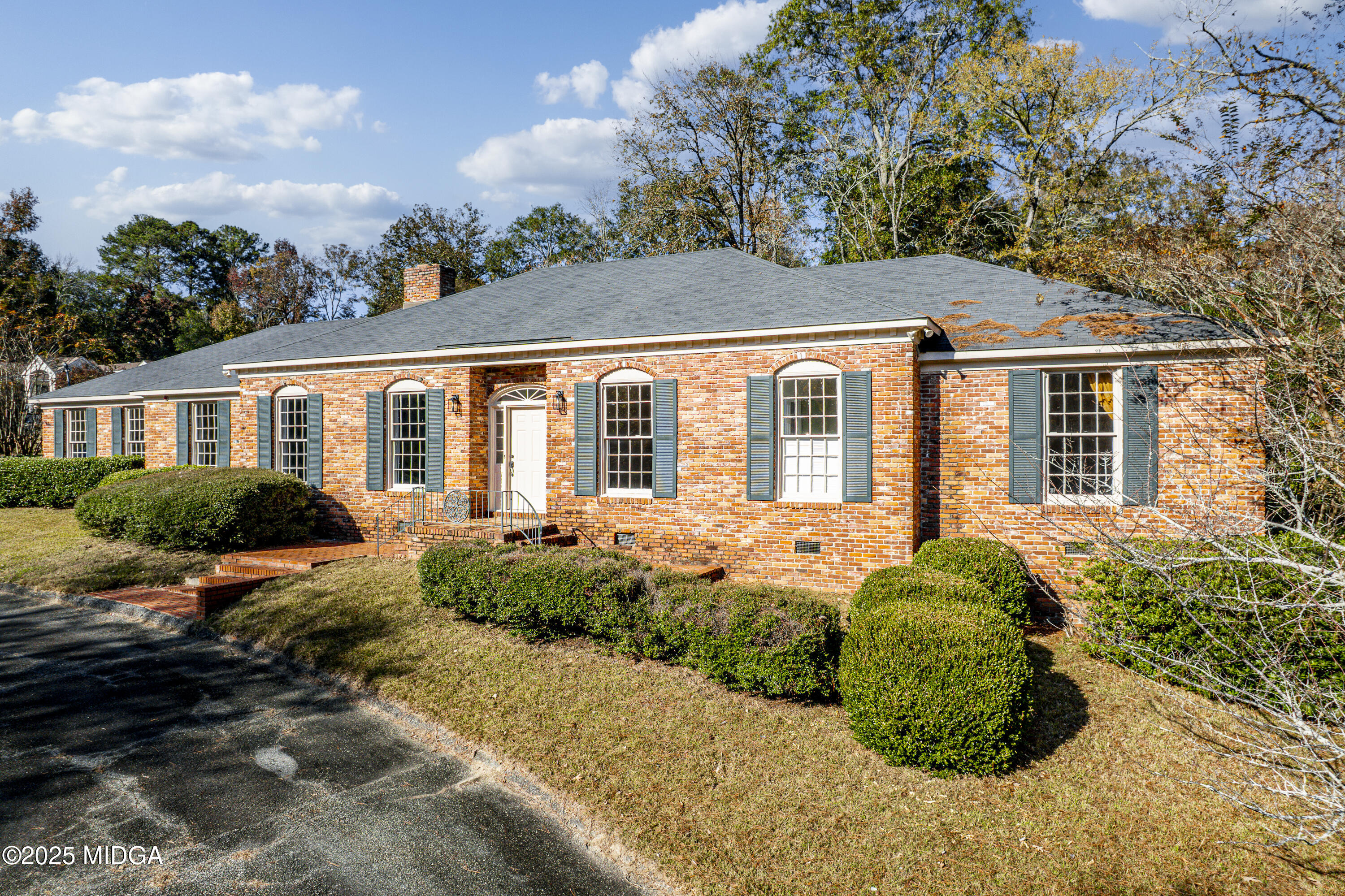 620 Rosa Taylor Drive Macon, GA 31204 - Photo 2 of 45 front view of a house with a porch