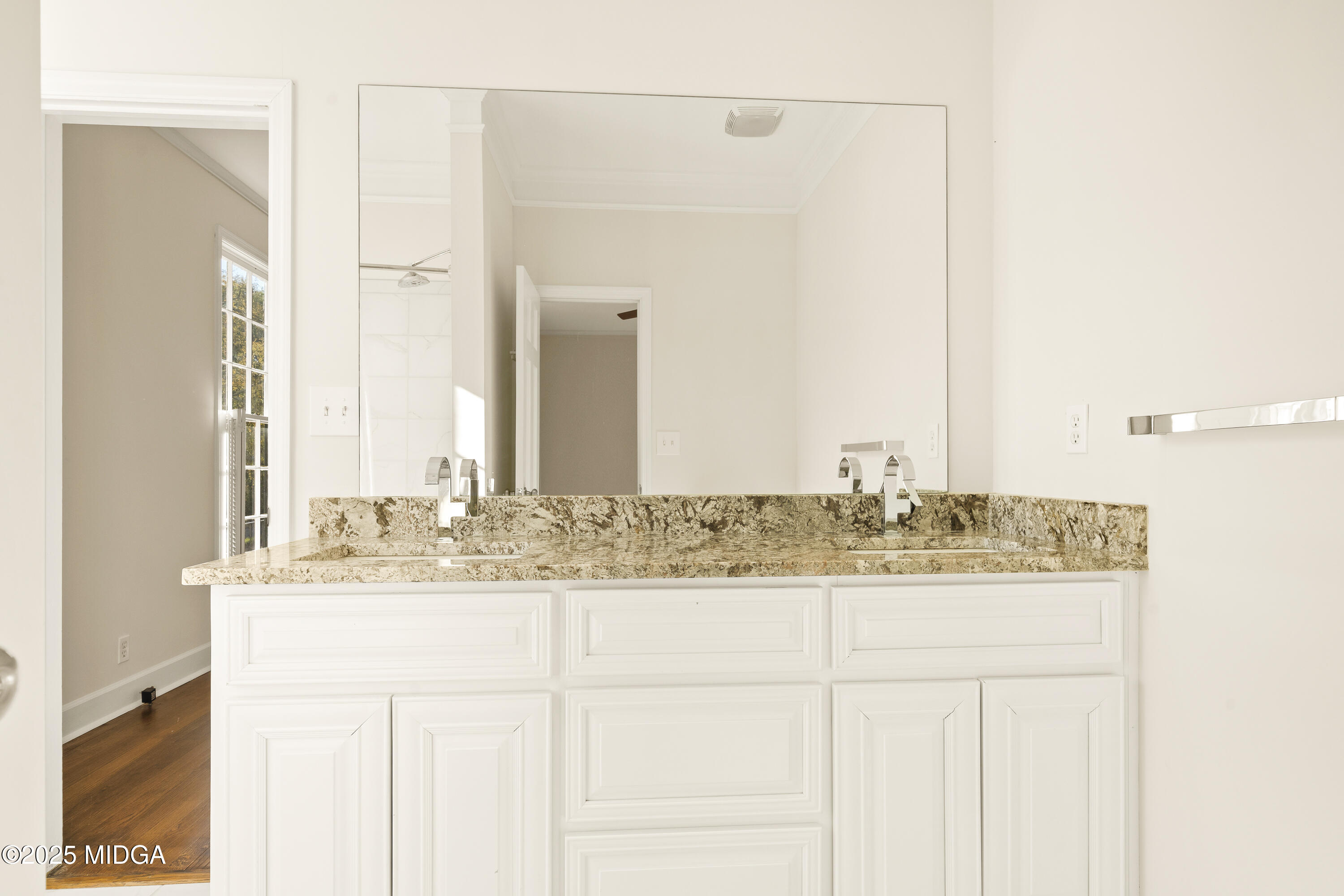 620 Rosa Taylor Drive Macon, GA 31204 - Photo 32 of 45 a bathroom with a granite countertop sink and a mirror