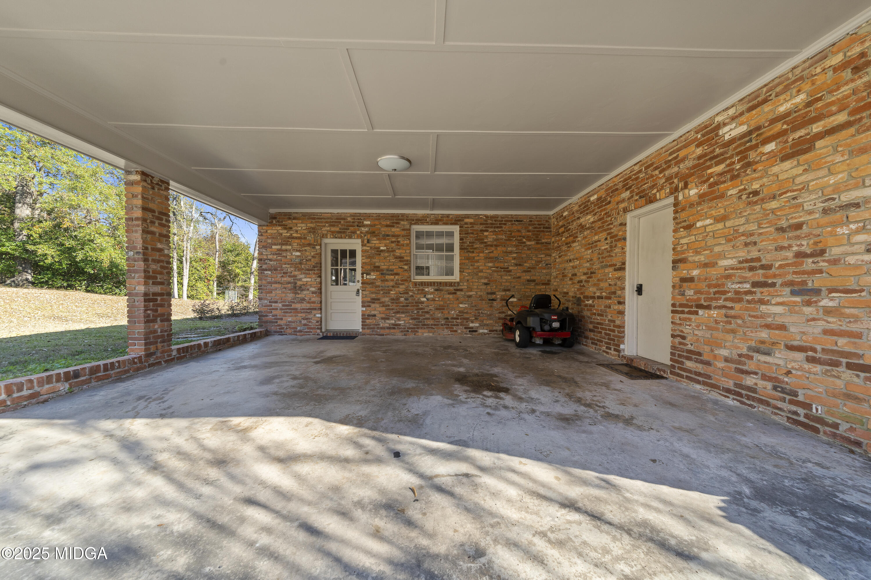 620 Rosa Taylor Drive Macon, GA 31204 - Photo 43 of 45 a view of a garage