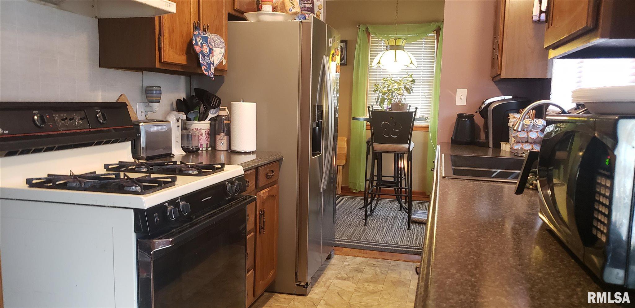 18 Midland Court Springfield, IL 62702 - Photo 5 of 20
