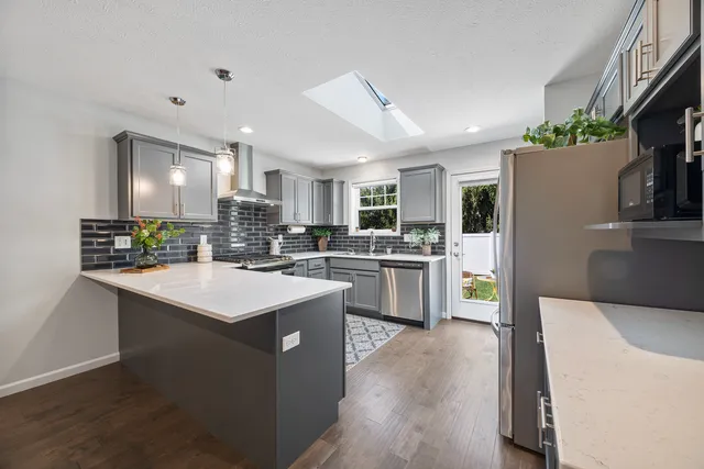 $299,000 | 1408 Woodbine Road, Unit 1, Bloomington, IL 61704