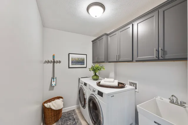 $299,000 | 1408 Woodbine Road, Unit 1, Bloomington, IL 61704