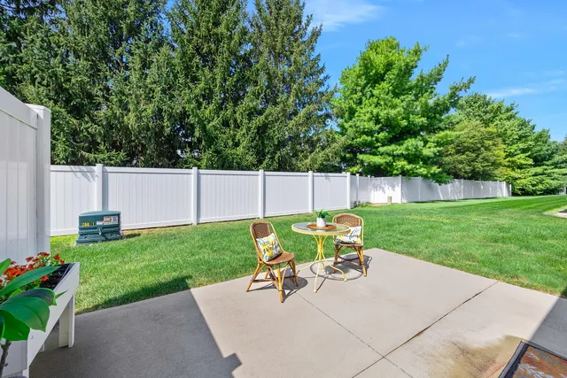 $299,000 | 1408 Woodbine Road, Unit 1, Bloomington, IL 61704