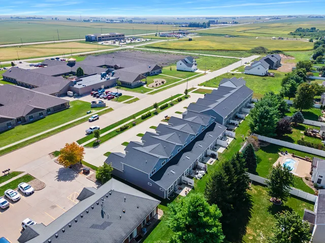 $299,000 | 1408 Woodbine Road, Unit 1, Bloomington, IL 61704