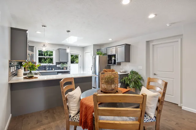 $299,000 | 1408 Woodbine Road, Unit 1, Bloomington, IL 61704