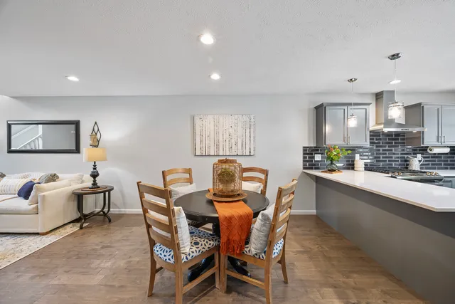 $299,000 | 1408 Woodbine Road, Unit 1, Bloomington, IL 61704