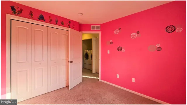 a view of a livingroom with closet