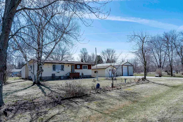 $325,000 | W285 Oak Street, Fremont, WI 54940