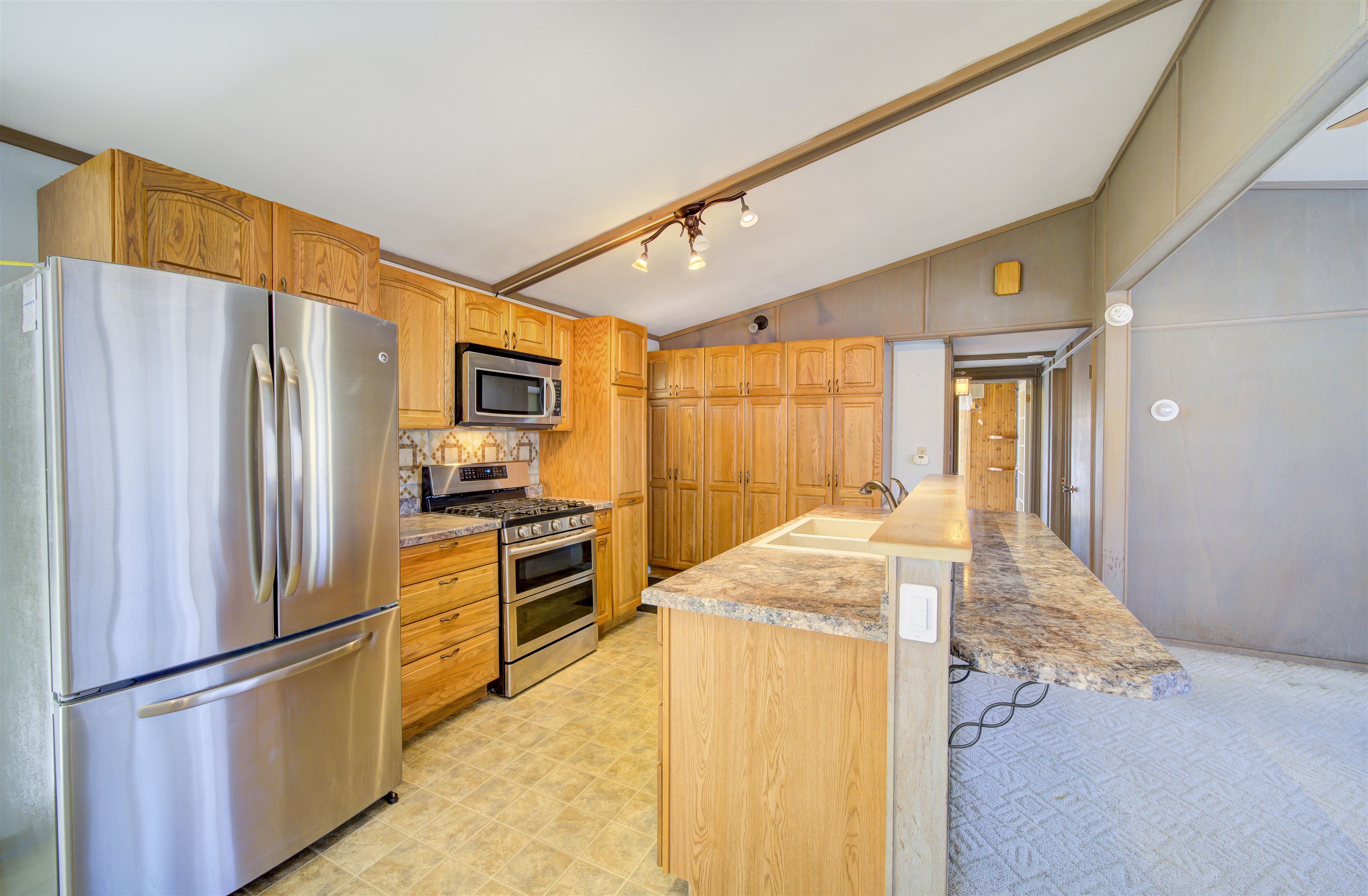 W285 Oak Street Fremont, WI 54940 - Photo 5 of 25