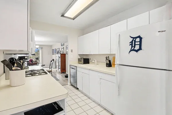$369,800 | 719 Watersedge Drive, Ann Arbor, MI 48105