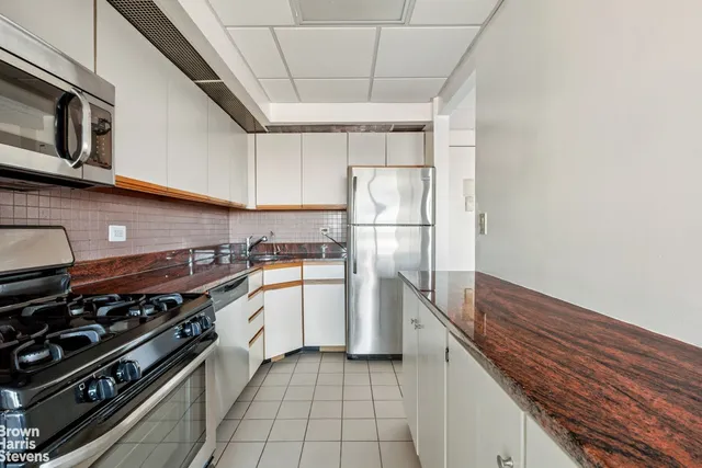 $630,000 | 92-29 Queens Boulevard, Unit 11H | Rego Park