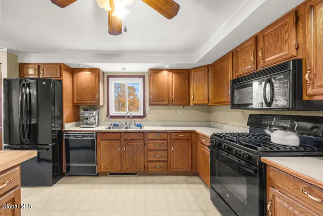 $320,000 | 1064 Country Rt 411, Westerlo, NY 12193