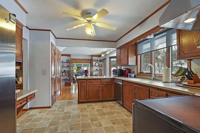 $525,000 | 433 Robins Run, Burlington, WI 53105