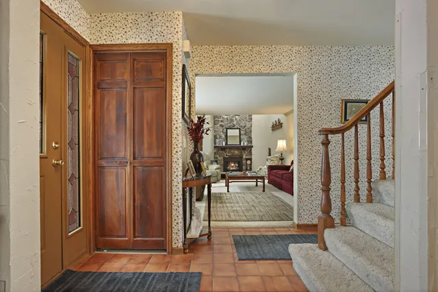 $525,000 | 433 Robins Run, Burlington, WI 53105