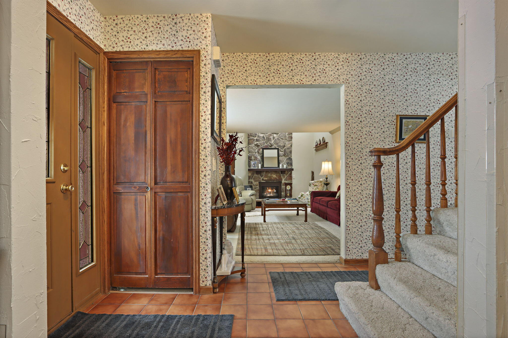 433 Robins Run Burlington, WI 53105 - Photo 13 of 37 Foyer