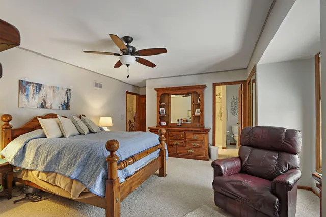 $525,000 | 433 Robins Run, Burlington, WI 53105