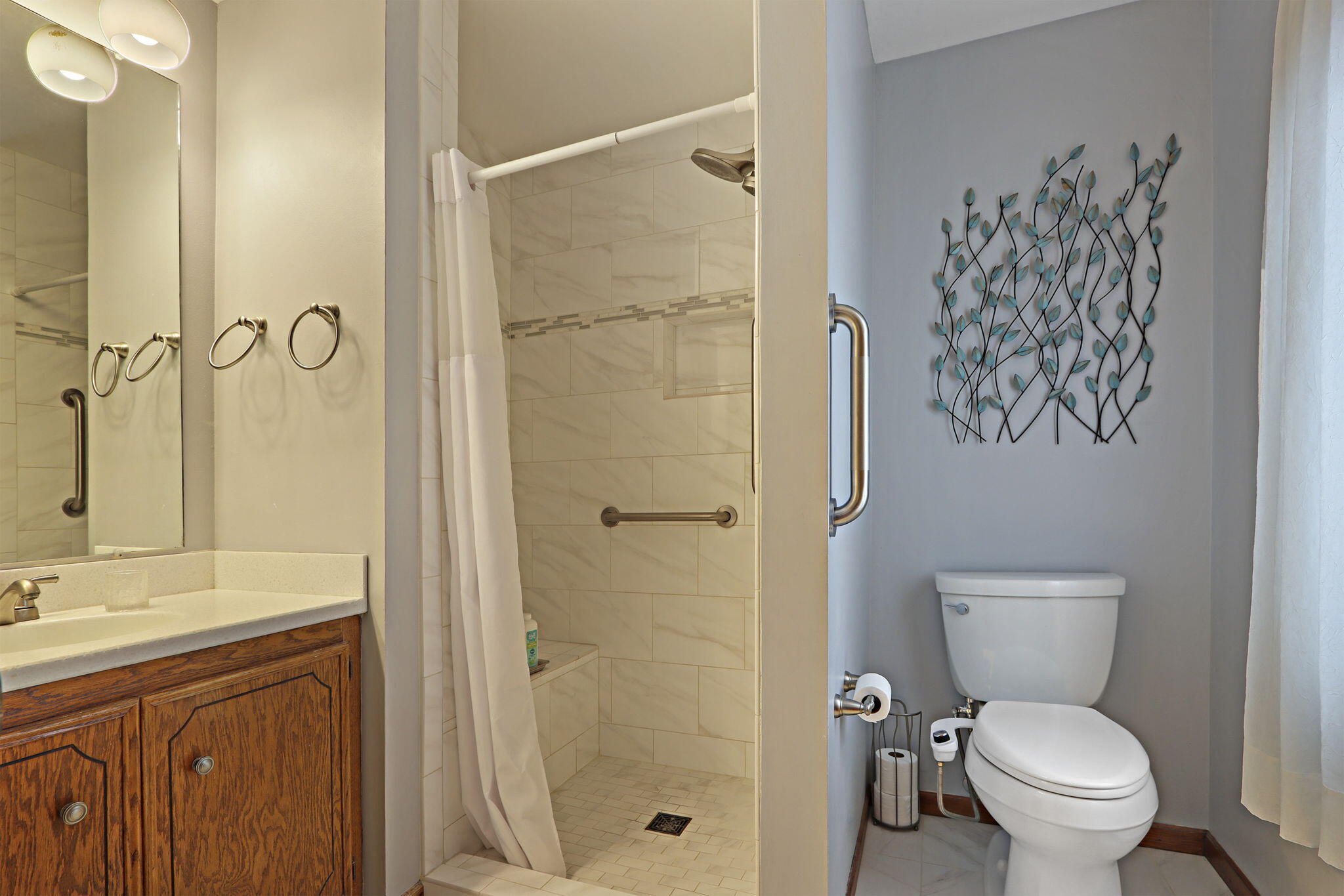 433 Robins Run Burlington, WI 53105 - Photo 18 of 37 Master Bath