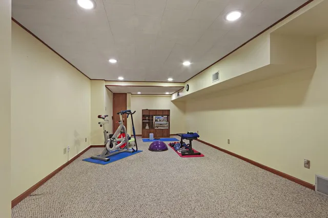 $525,000 | 433 Robins Run, Burlington, WI 53105