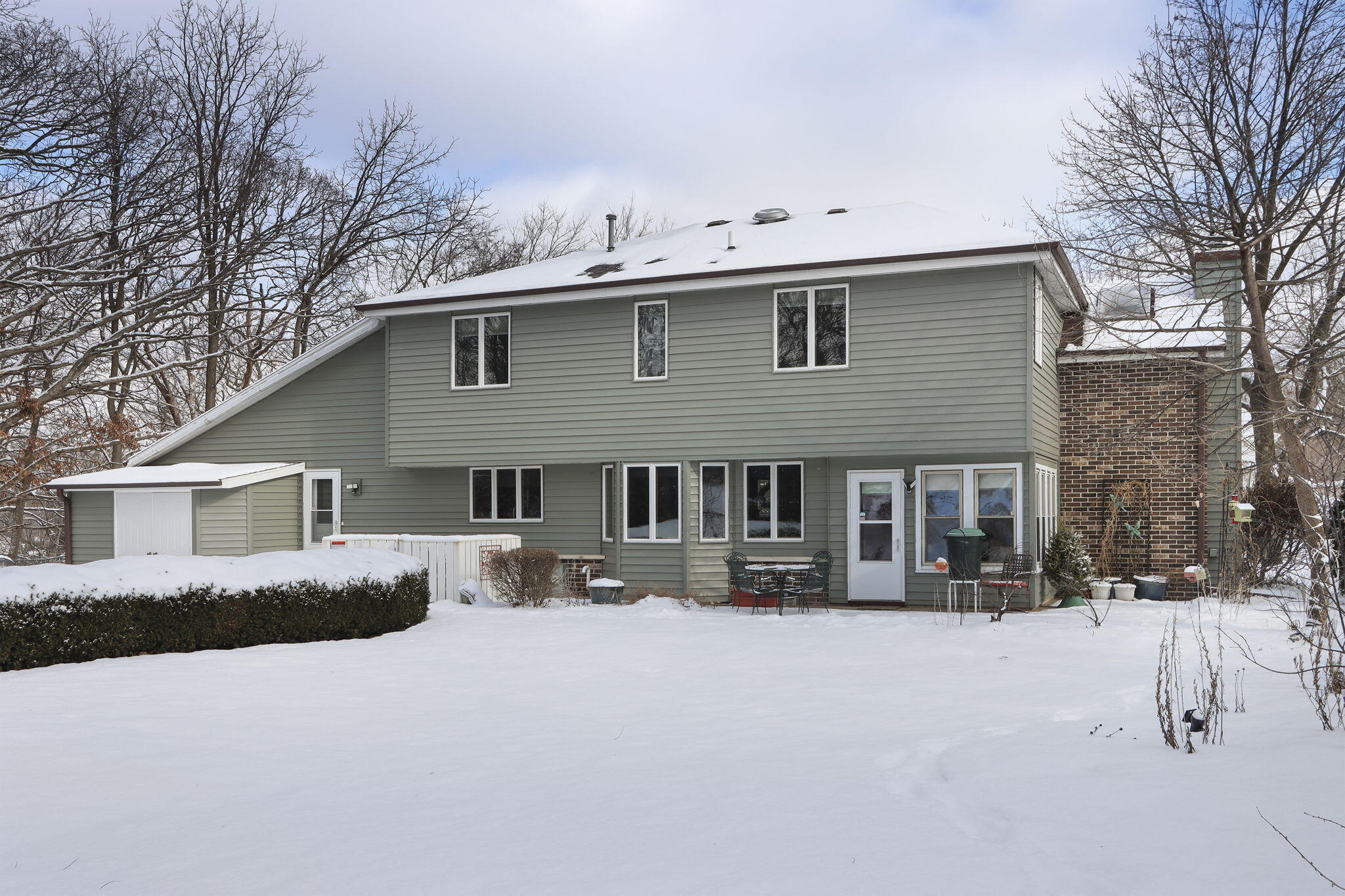 433 Robins Run Burlington, WI 53105 - Photo 33 of 37 Back