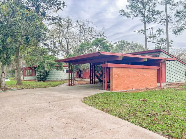 $240,000 | 530 Circle Way, Lake Jackson, TX 77566