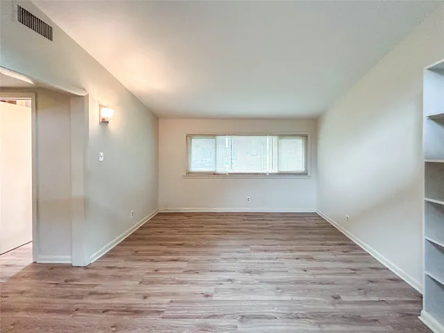 $240,000 | 530 Circle Way, Lake Jackson, TX 77566