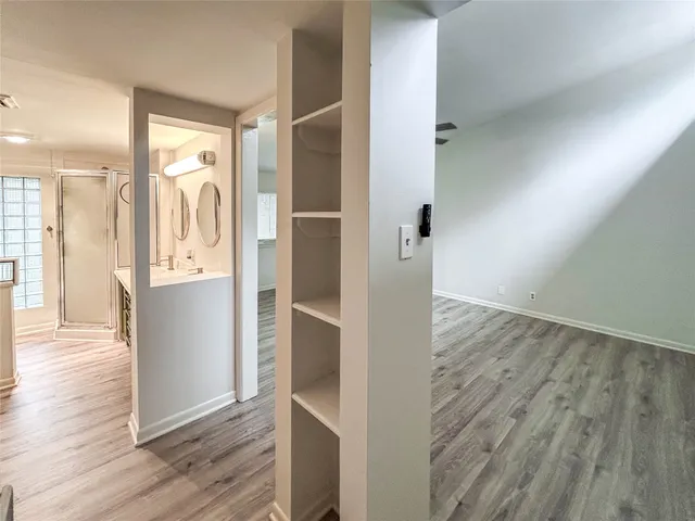 $240,000 | 530 Circle Way, Lake Jackson, TX 77566