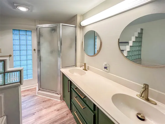 $240,000 | 530 Circle Way, Lake Jackson, TX 77566