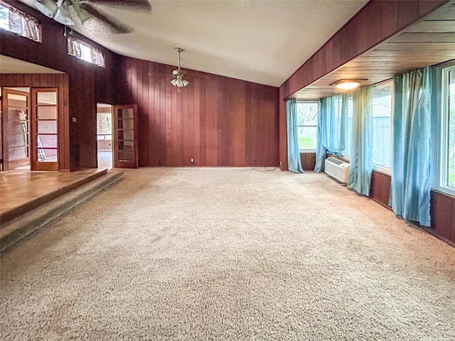 $240,000 | 530 Circle Way, Lake Jackson, TX 77566