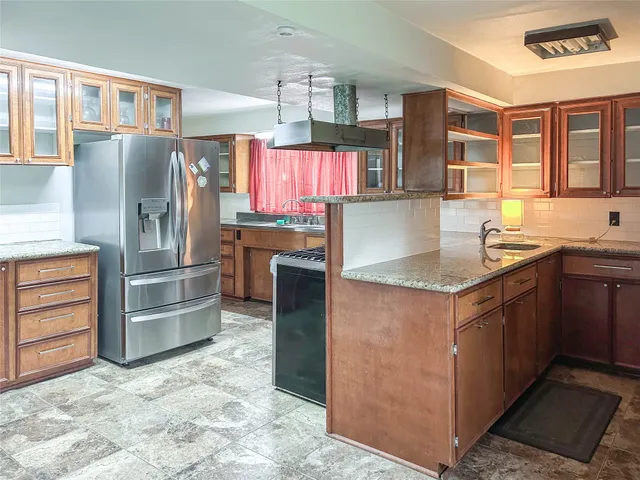 $240,000 | 530 Circle Way, Lake Jackson, TX 77566