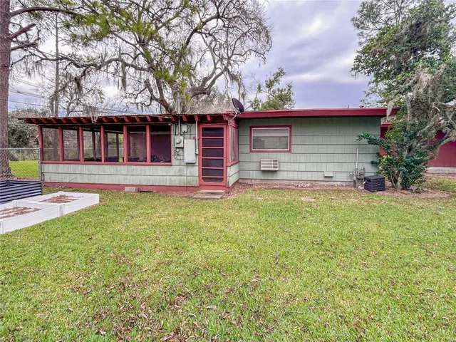 $240,000 | 530 Circle Way, Lake Jackson, TX 77566