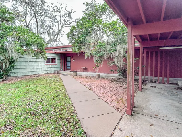 $240,000 | 530 Circle Way, Lake Jackson, TX 77566