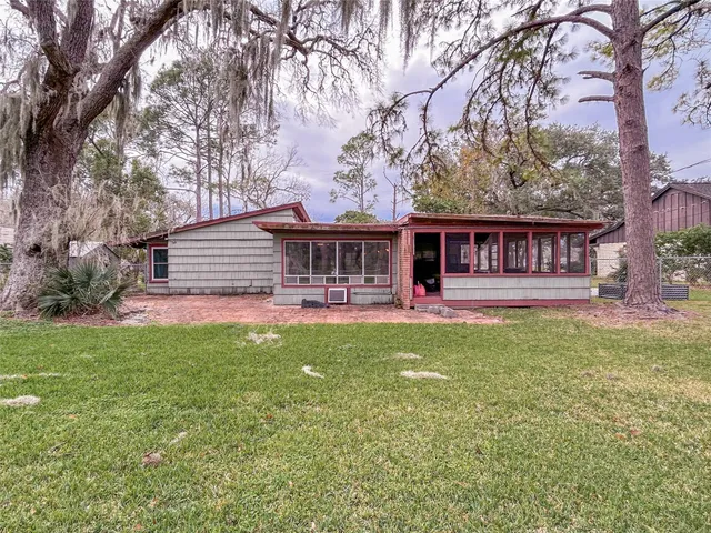 $240,000 | 530 Circle Way, Lake Jackson, TX 77566