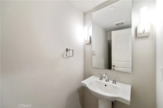 $4,400 | 143 Augustine, Irvine, CA 92618