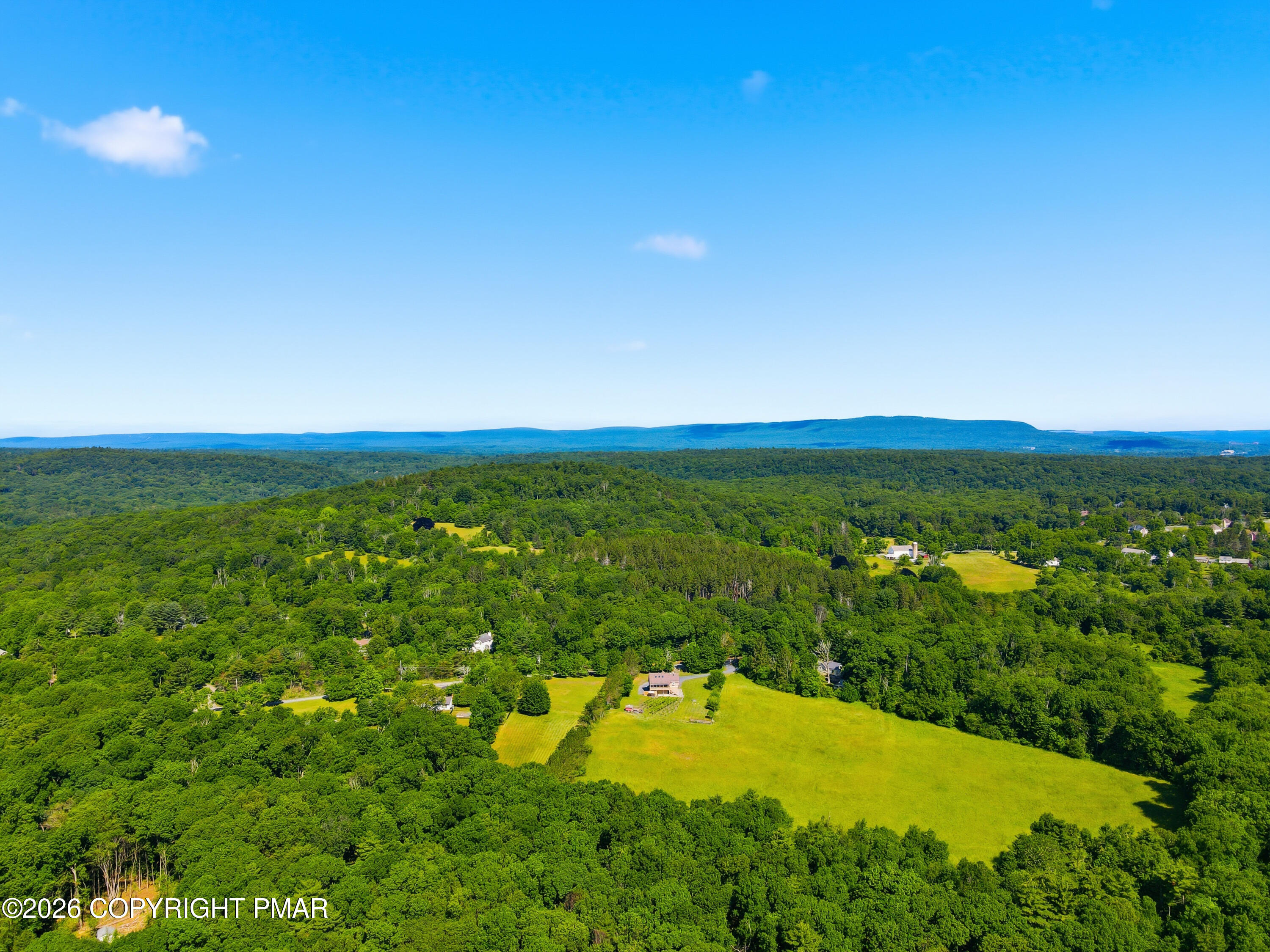2432 Rimrock Drive Stroudsburg, PA 18360 - Photo 45 of 102 32-Photo-31