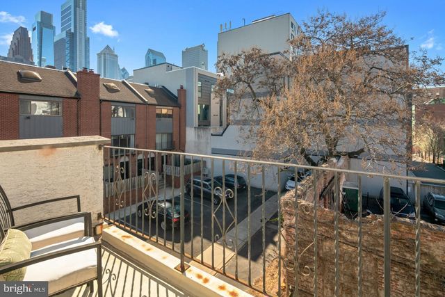 $935,000 | 2212 Race Street, Philadelphia, PA 19103