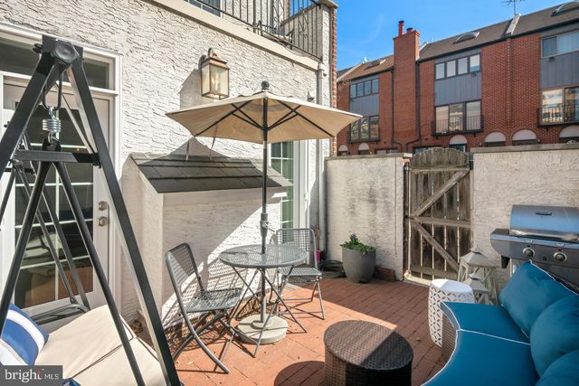 $935,000 | 2212 Race Street, Philadelphia, PA 19103